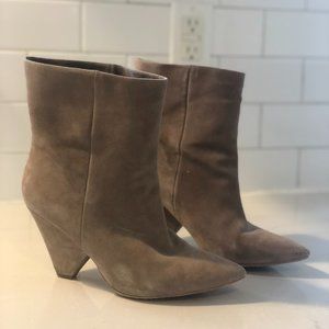 VINCE CAMUTO Regina Cone Heel Bootie 7.5/38